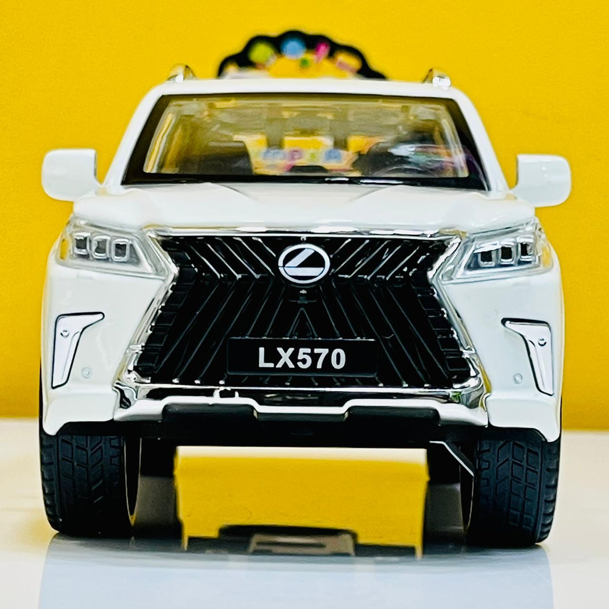 1:22 Diecast Lexus LX570