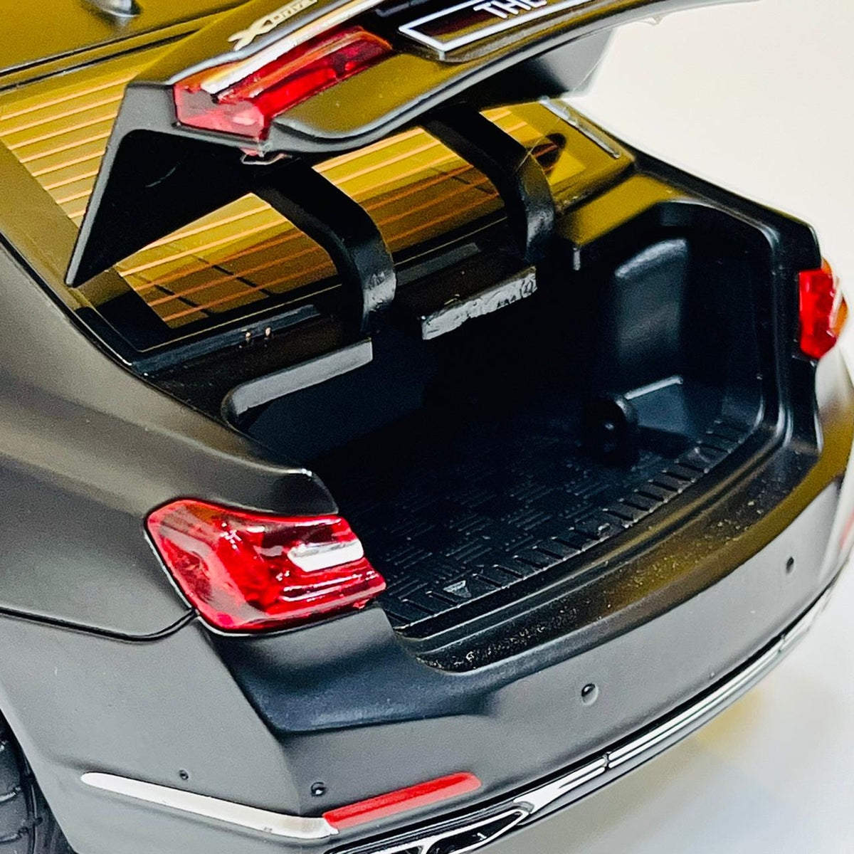 1:24 Diecast BMW THE 7