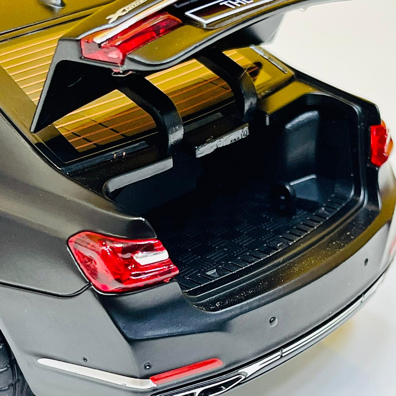 1:24 Diecast BMW THE 7