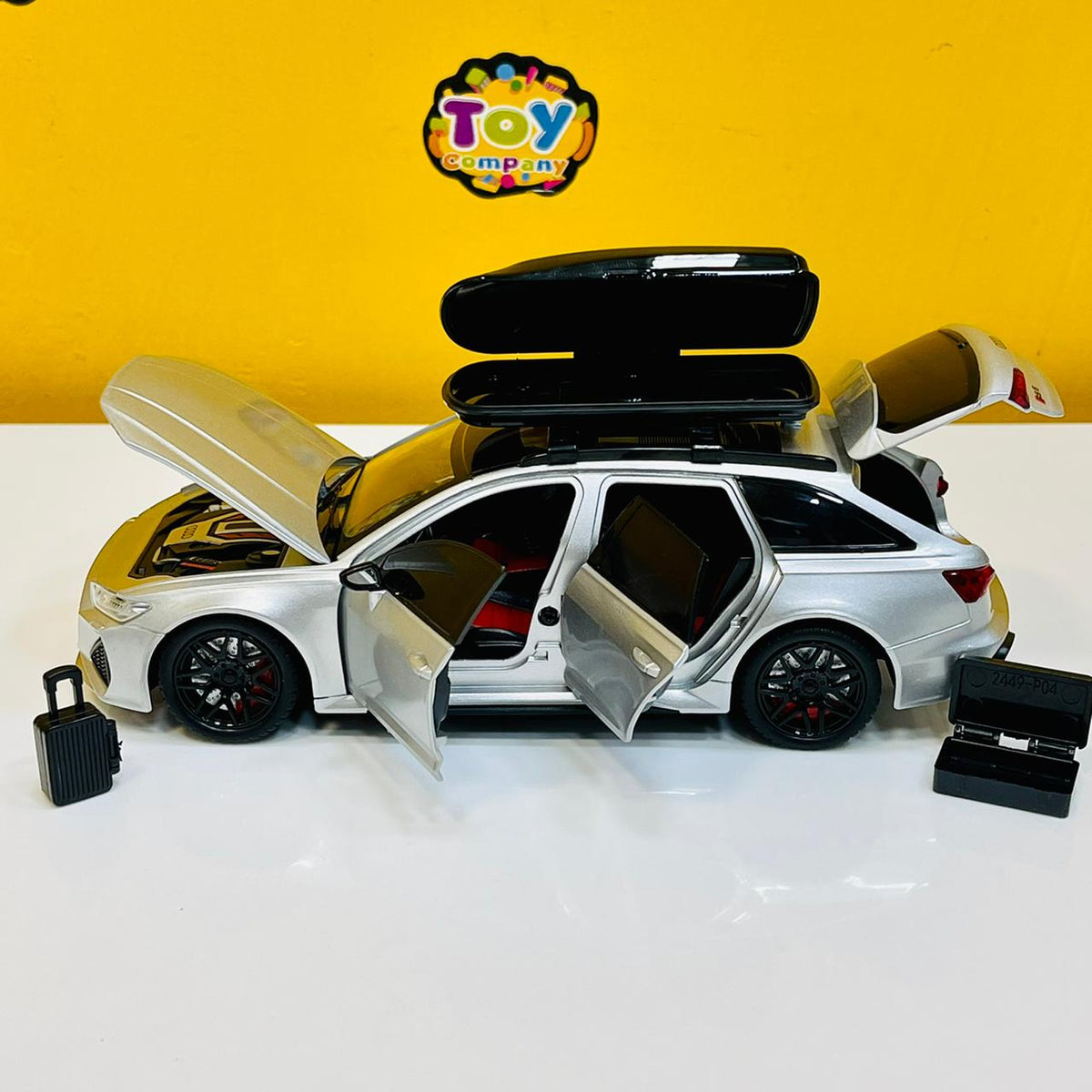 1:24 Diecast Audi RS6 Travel Edition