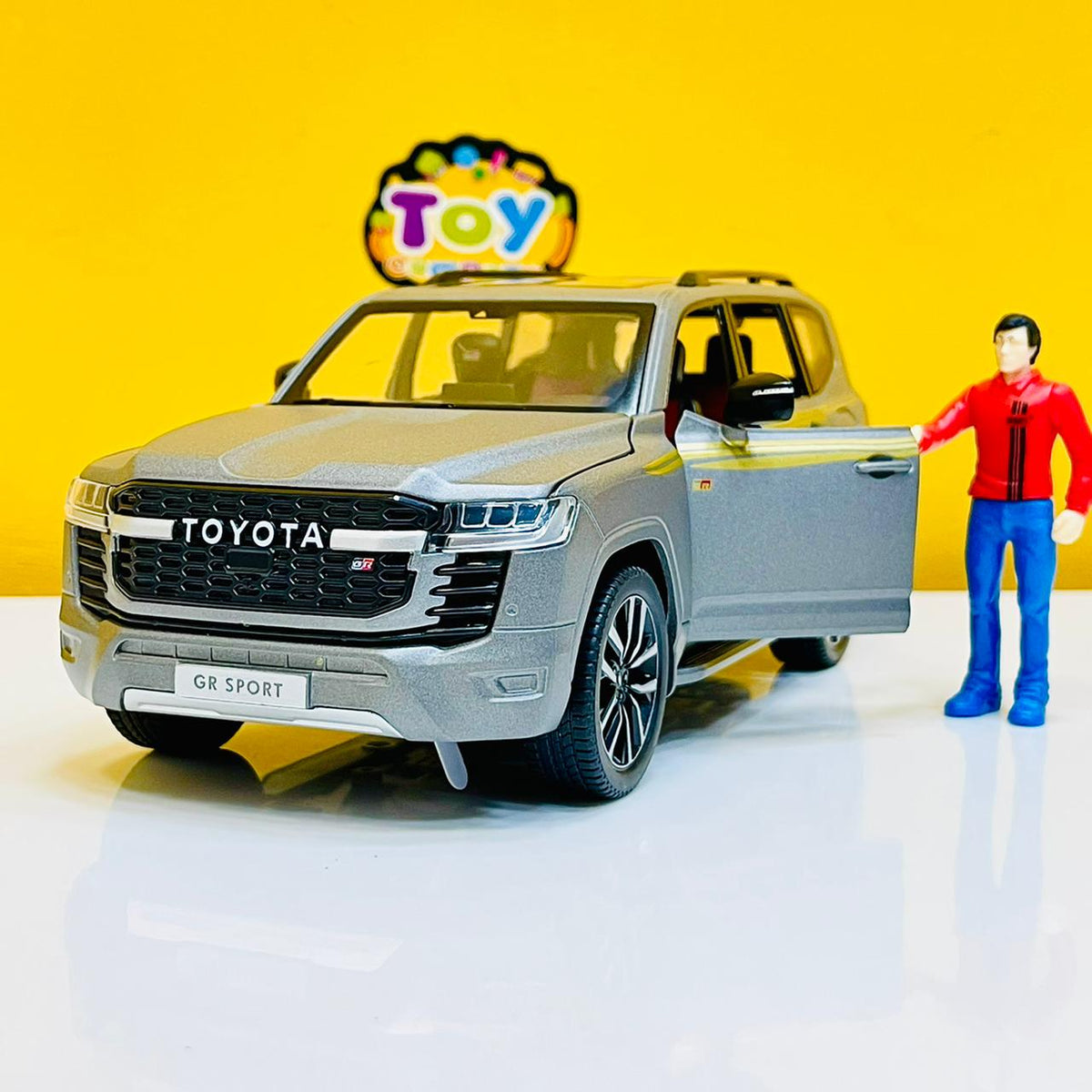 1:24 Diecast Toyota Land Cruiser GR Sport With Miniature