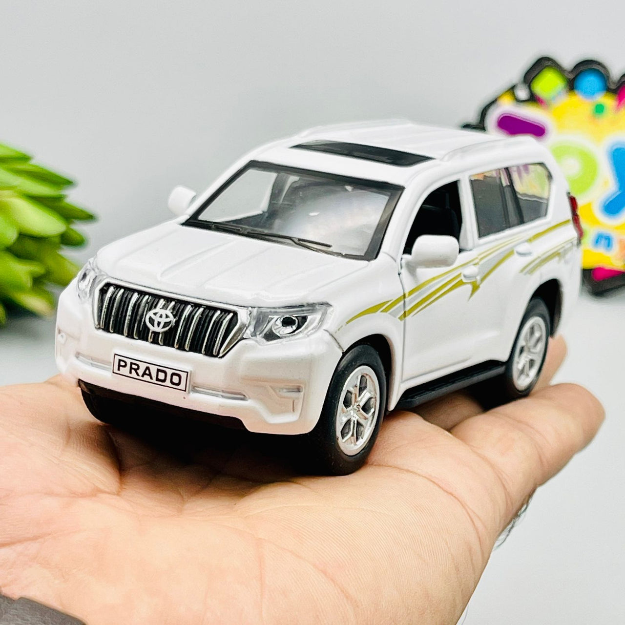 1:36 Alloy Land Cruiser Prado TX-L