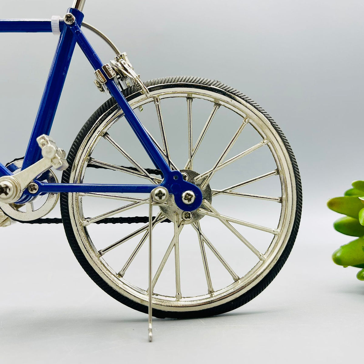 1:10 Diecast Metal Bicycle (Toy)