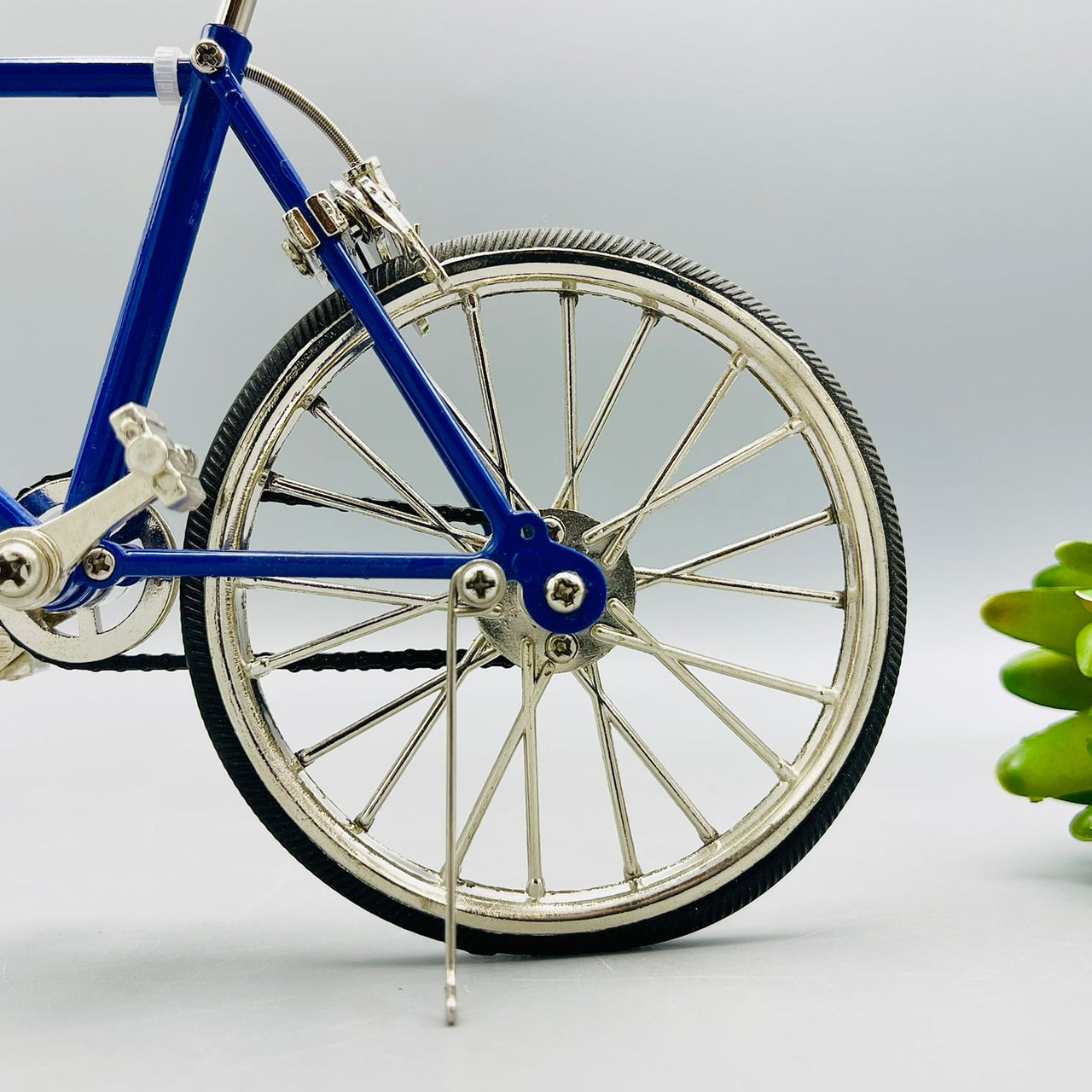 1:10 Diecast Metal Bicycle (Toy)