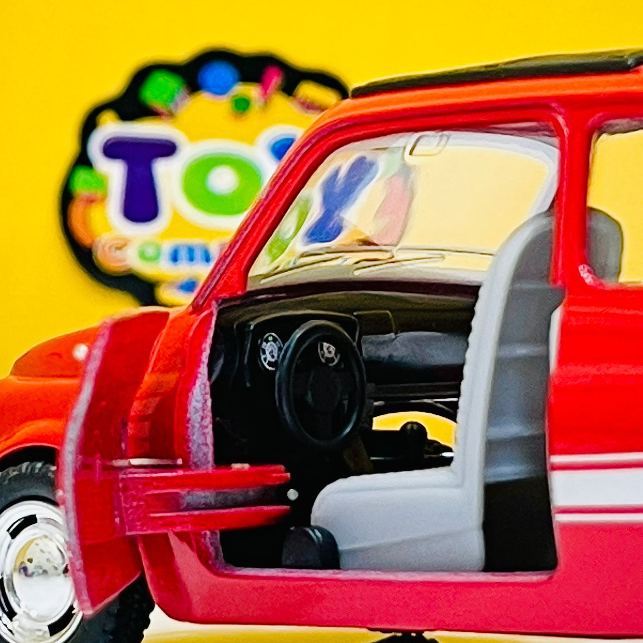 1:24 Kinsmart Fiat 500