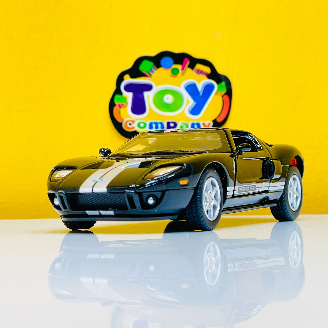 1:36 Kinsmart 2006 Ford Mustang GT