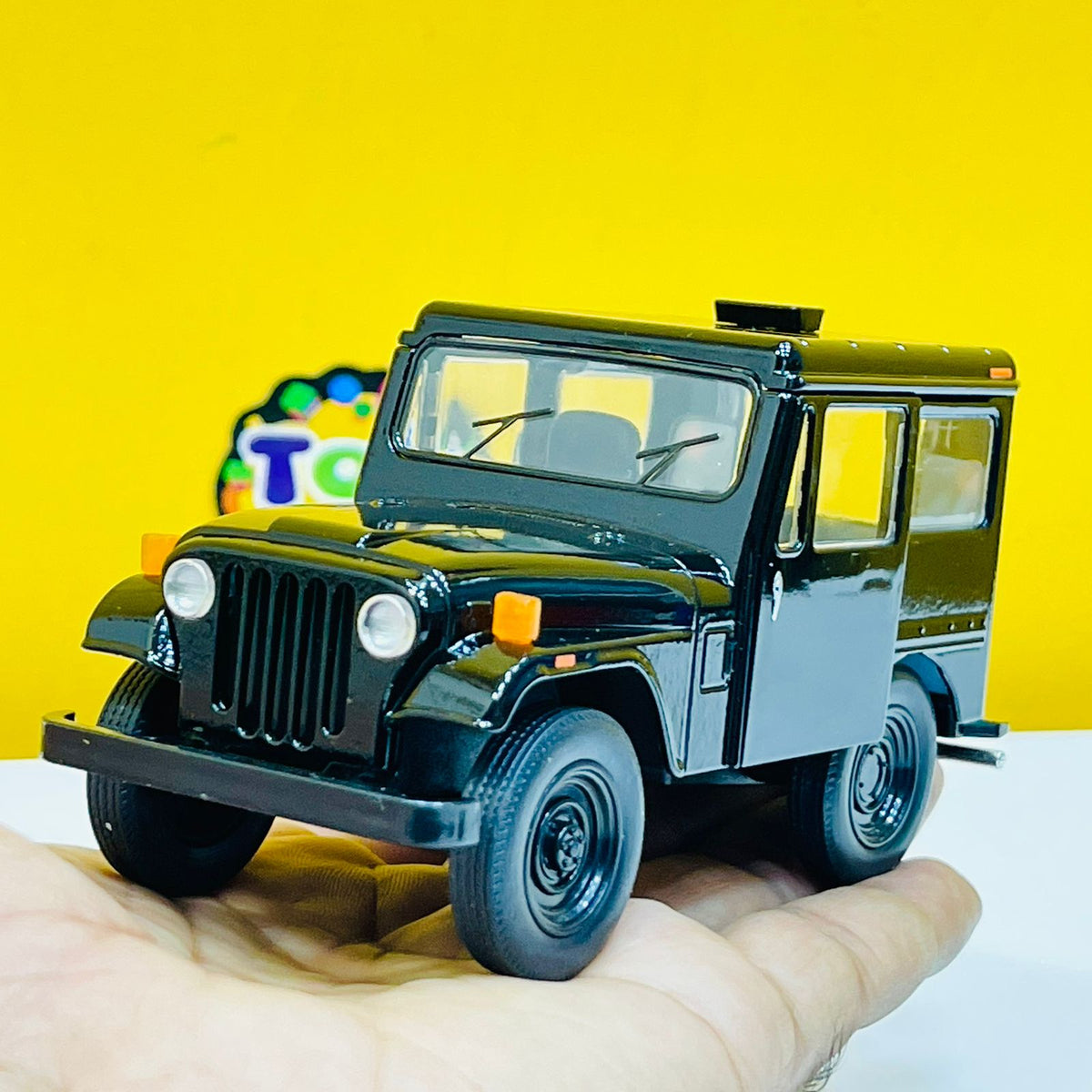 1:26 Kinsmart 1971 Jeep DJ-5B