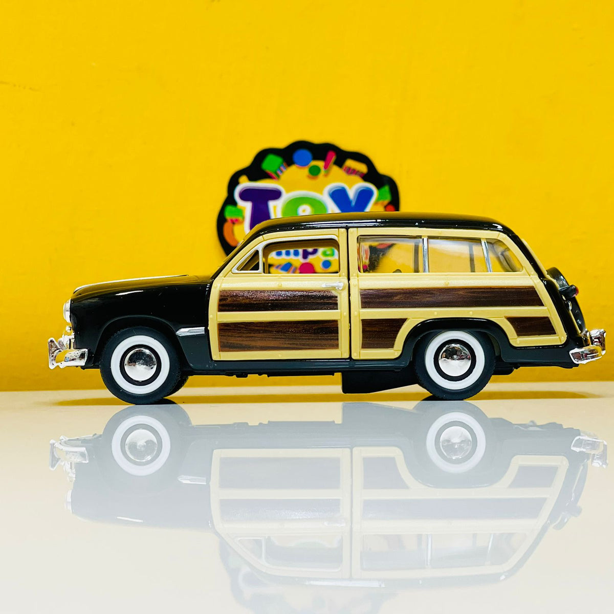 1:40 Kinsmart 1949 Ford Woody Wagon