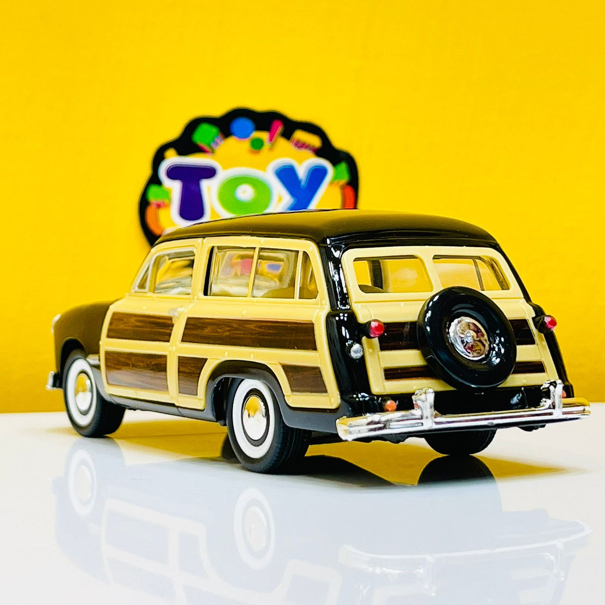 1:40 Kinsmart 1949 Ford Woody Wagon