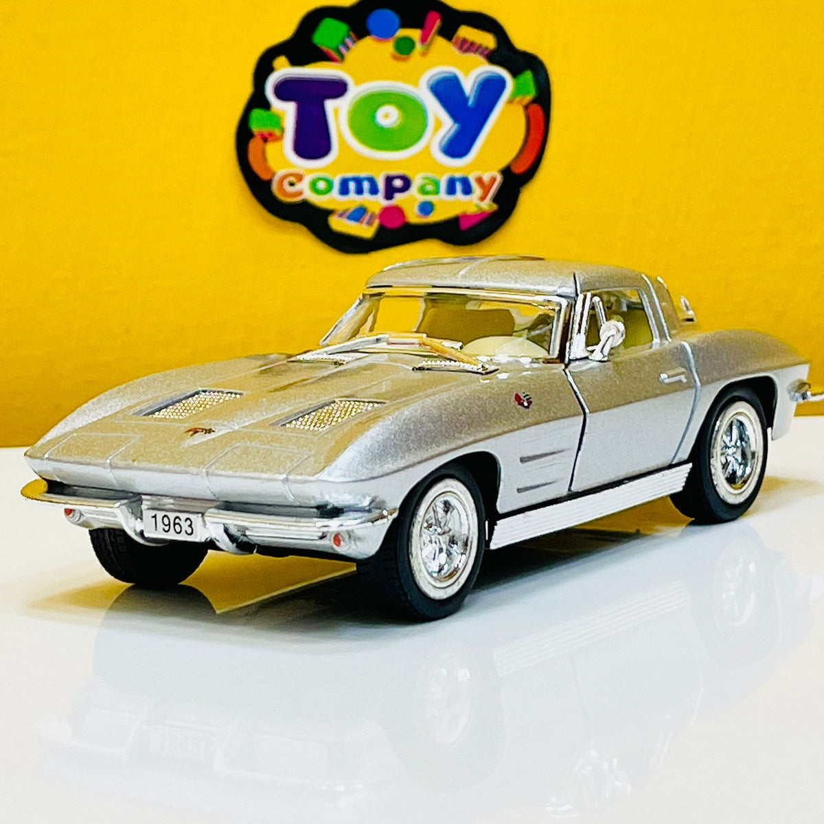 1:36 Kinsmart 1963 Corvette Sting Ray