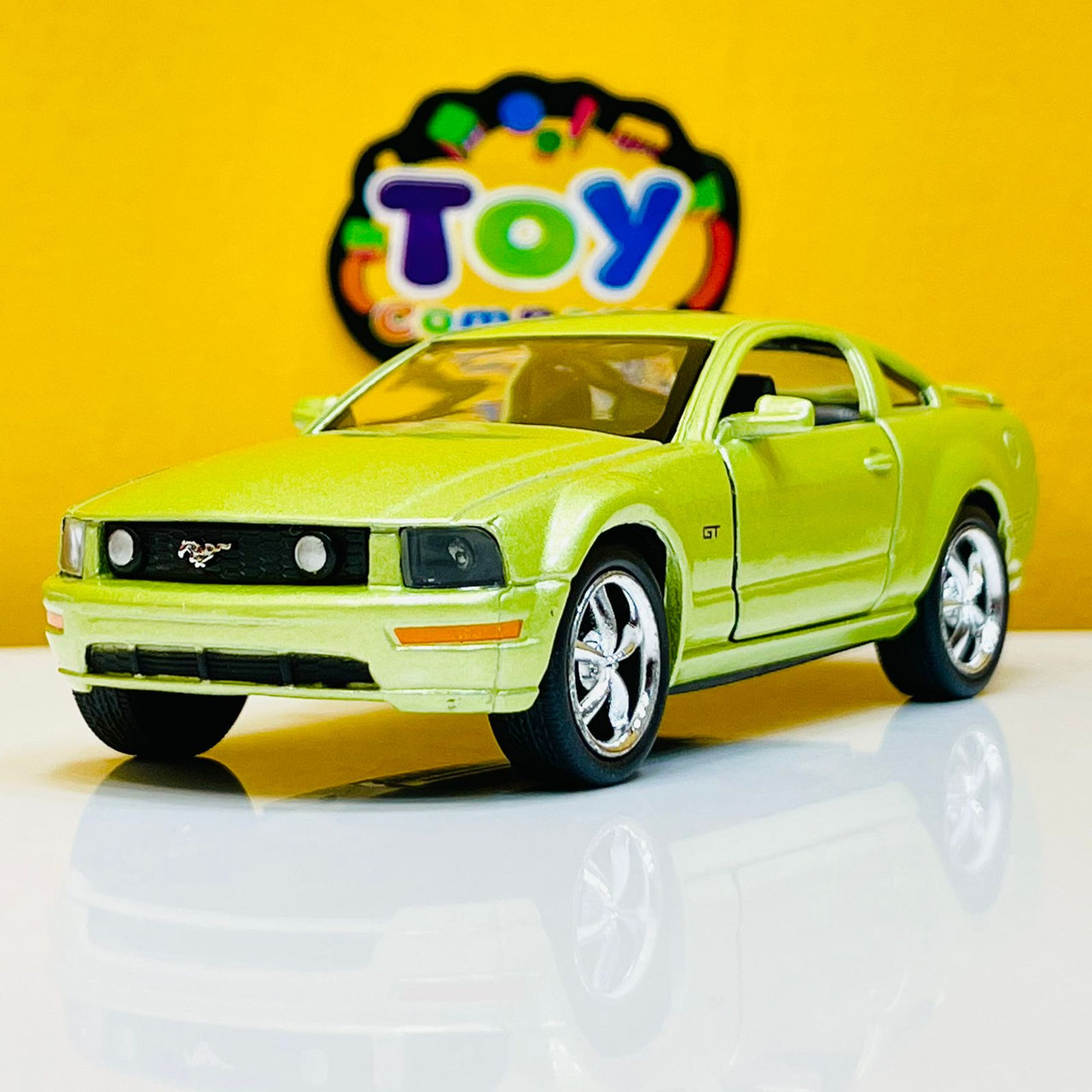 1:38 Kinsmart 2006 Ford Mustang GT