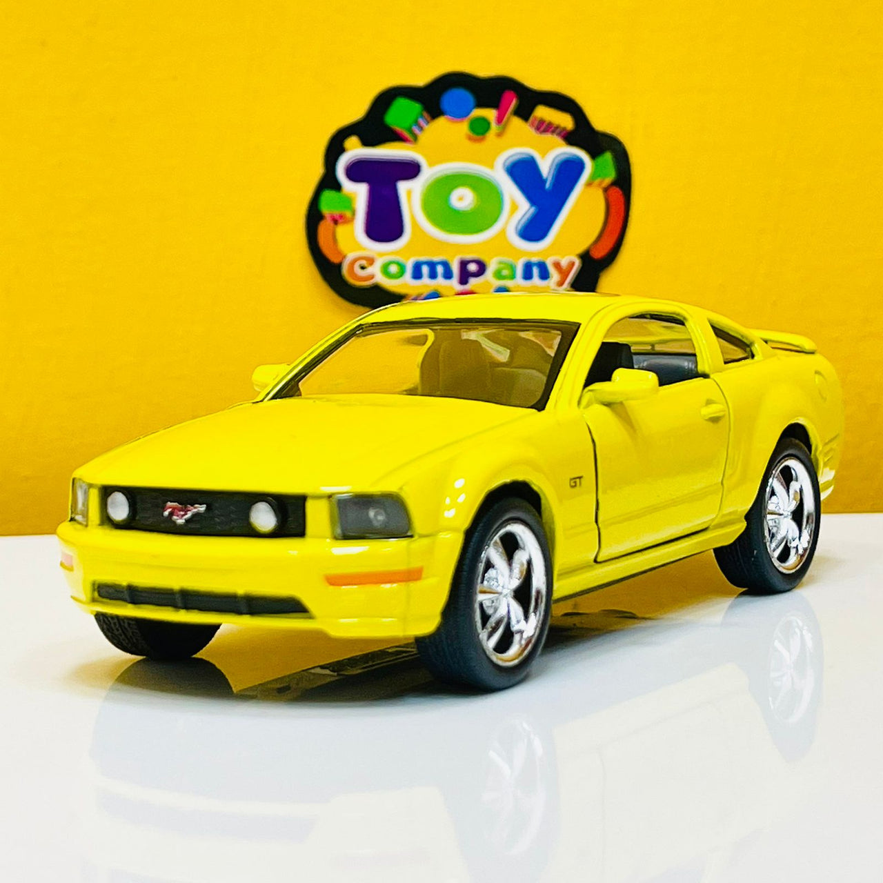 1:38 Kinsmart 2006 Ford Mustang GT