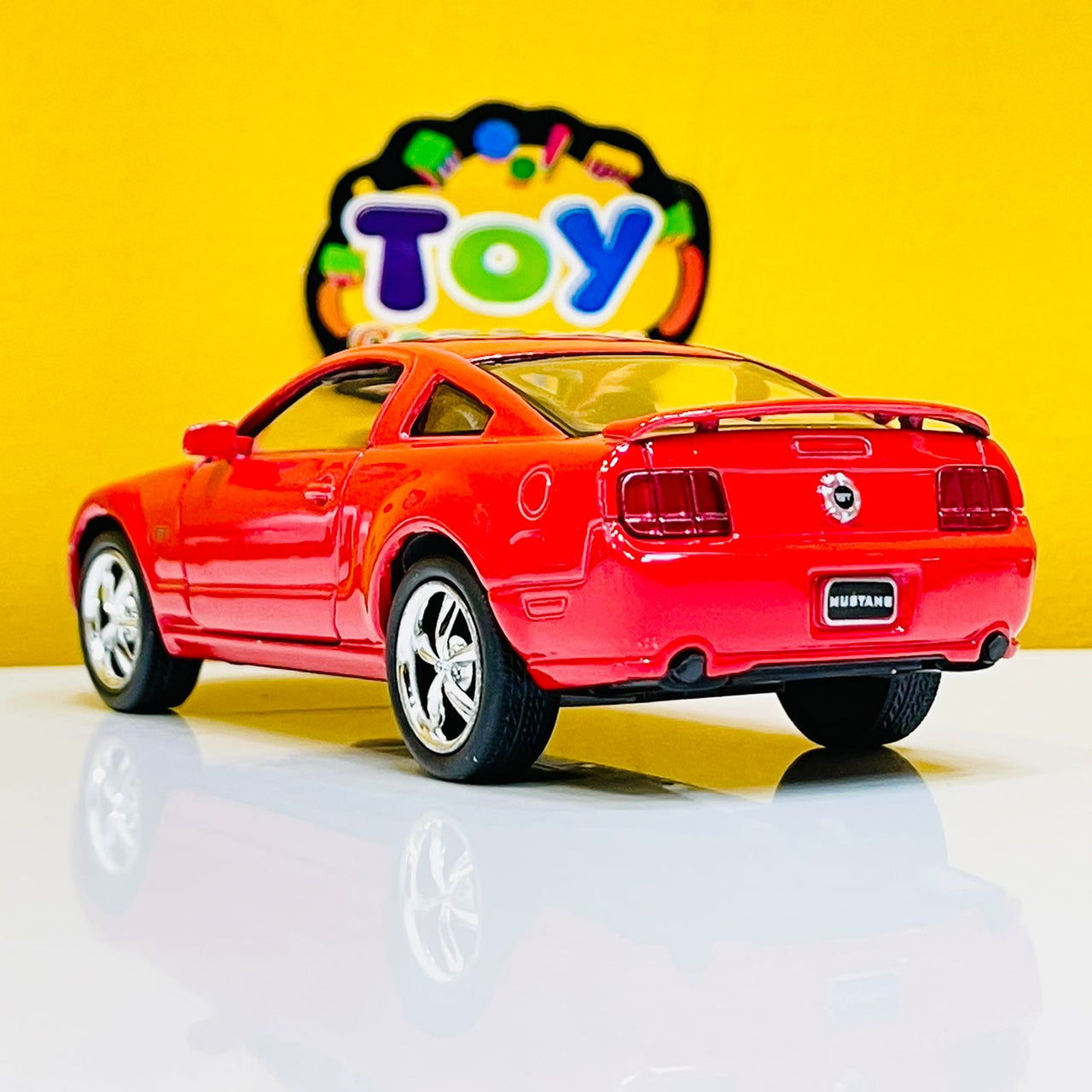 1:38 Kinsmart 2006 Ford Mustang GT