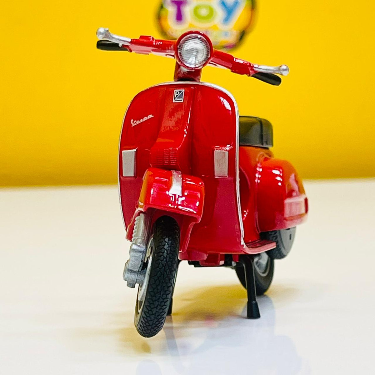 Welly 1:18 Diecast 2016 Vespa PX Model