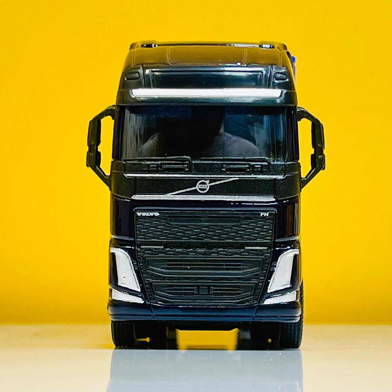 Welly 1:64 Diecast Logistics Service Transporter Truck