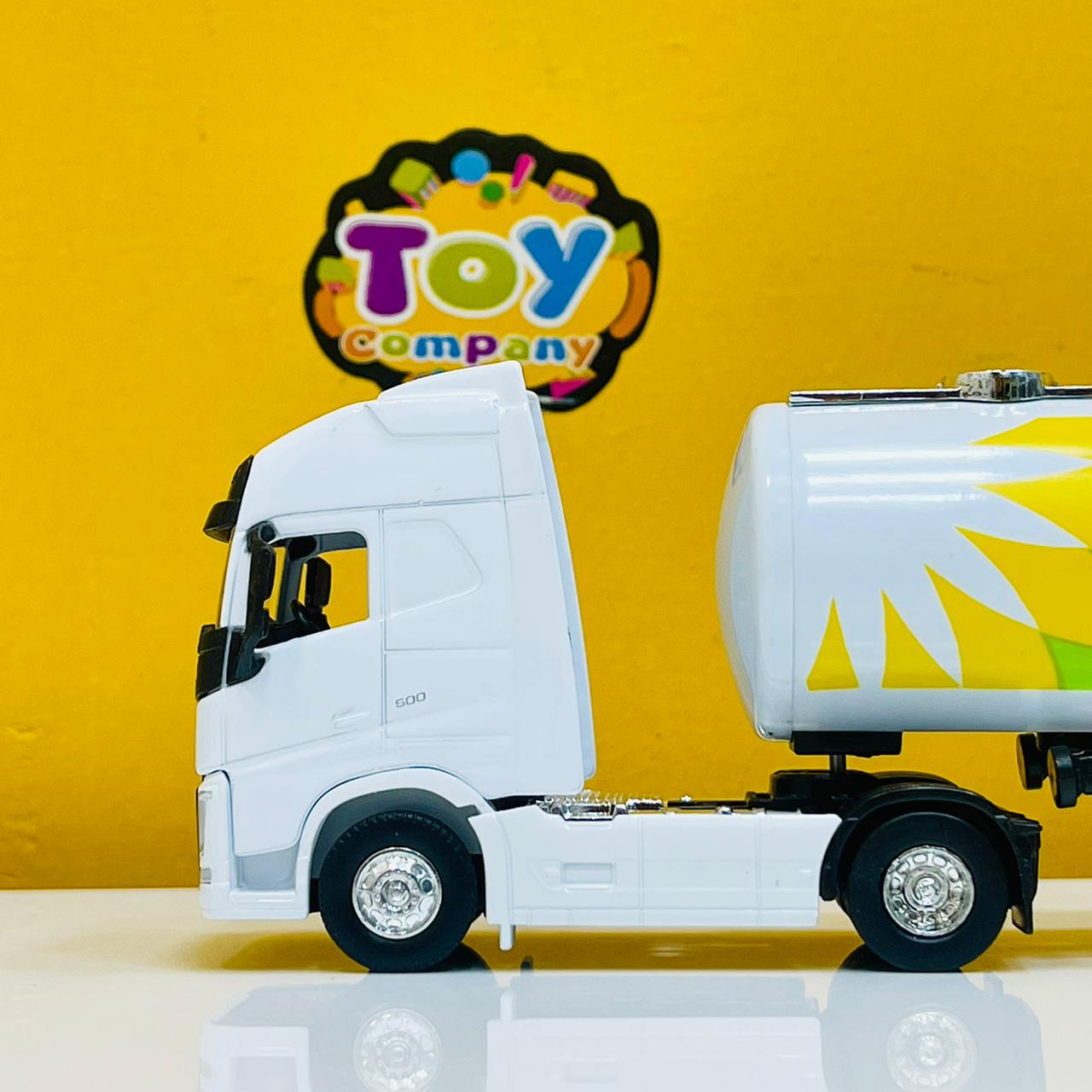 Welly 1:64 Diecast BP Oil Tanker