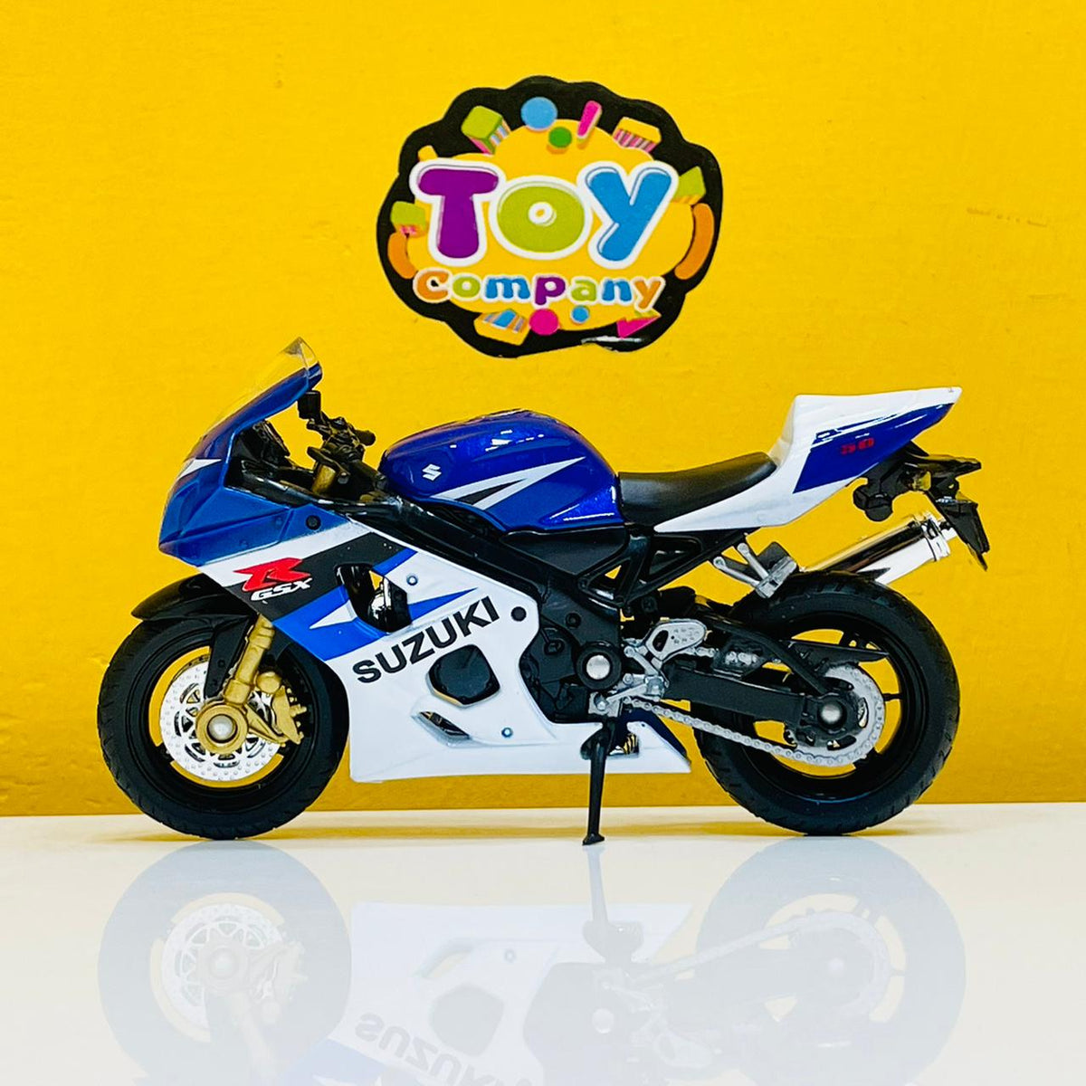 Welly 1:18 Diecast Suzuki GSX-R750 Model