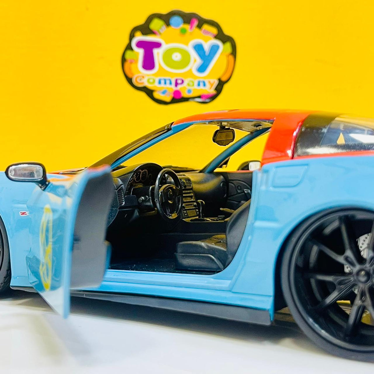 Marvel Avengers 2006 Chevrolet Corvette Z06 With Metal Miniature