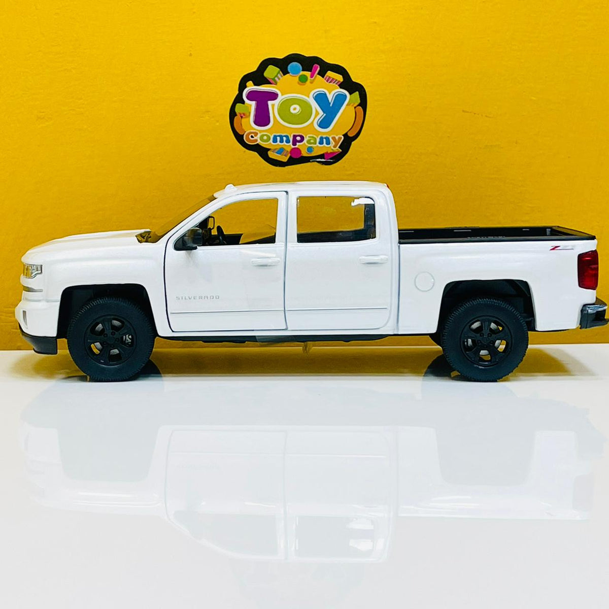 1:29 Diecast 2017 Chevrolet Silverado