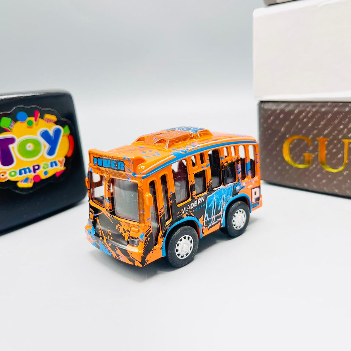 1:36 Diecast R1 Pullback Mini Model Bus