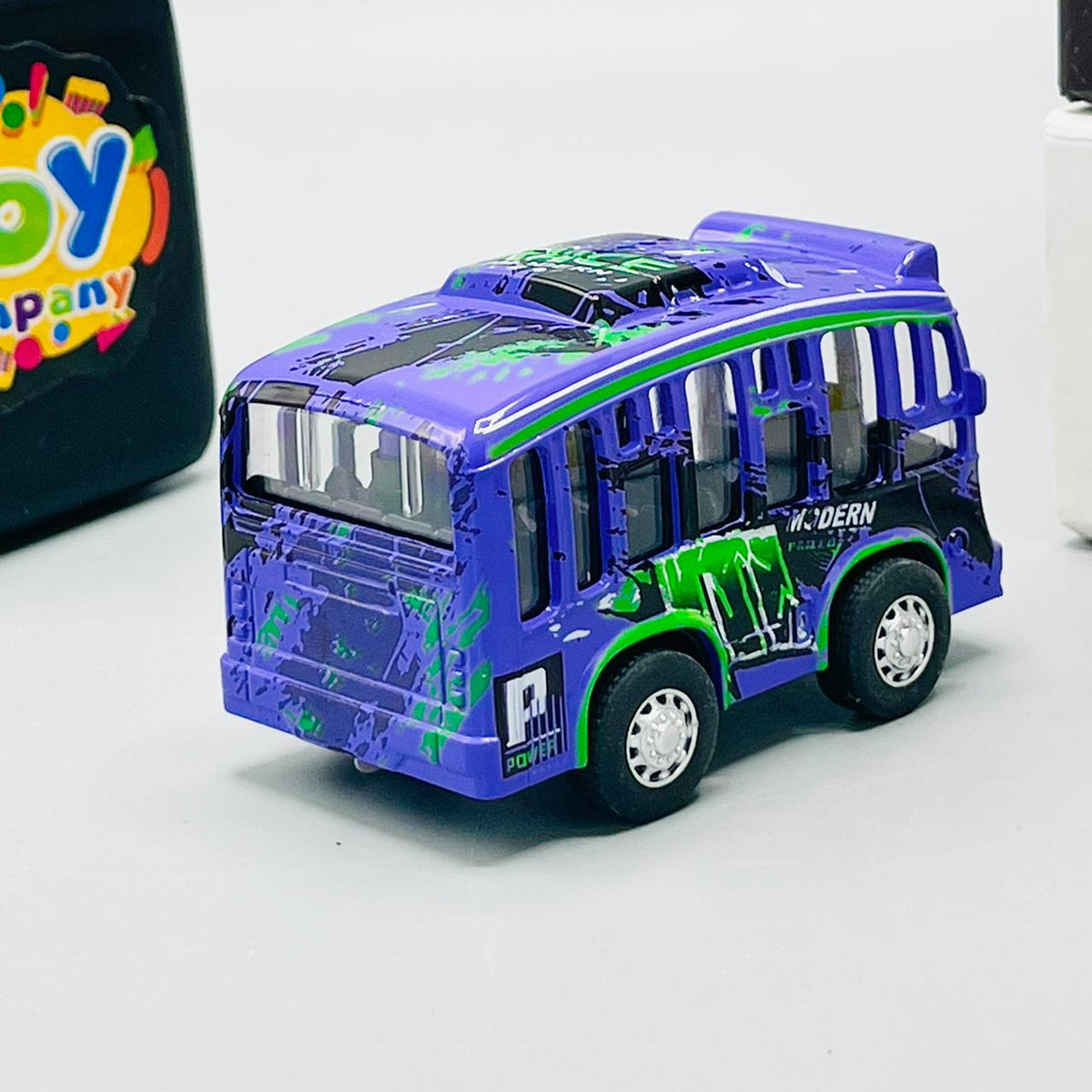 1:36 Diecast R1 Pullback Mini Model Bus