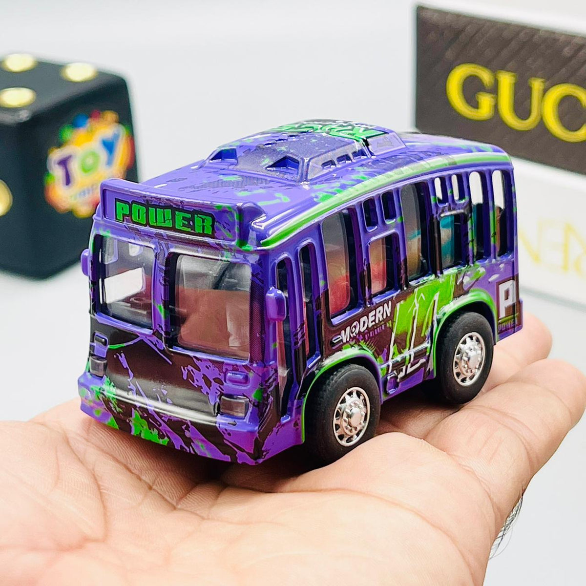 1:36 Diecast R1 Pullback Mini Model Bus