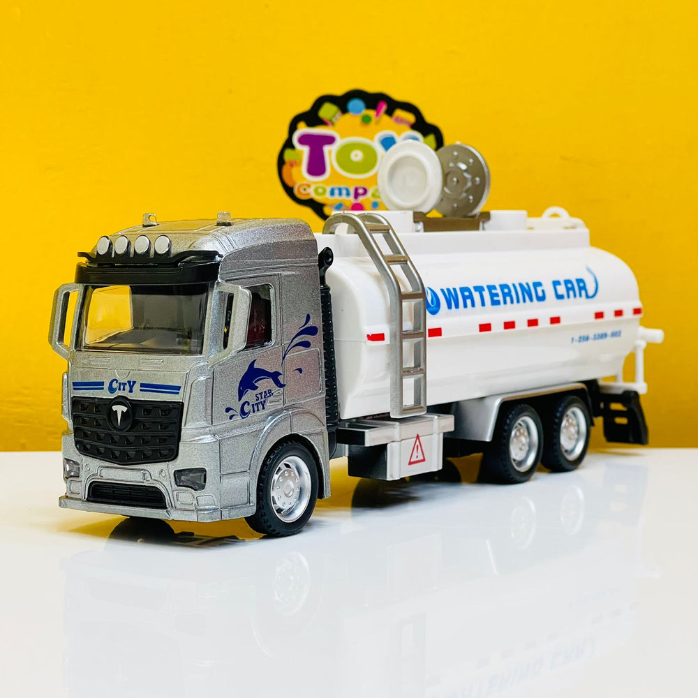 Metal Cabin 6 Wheels Water Container Truck