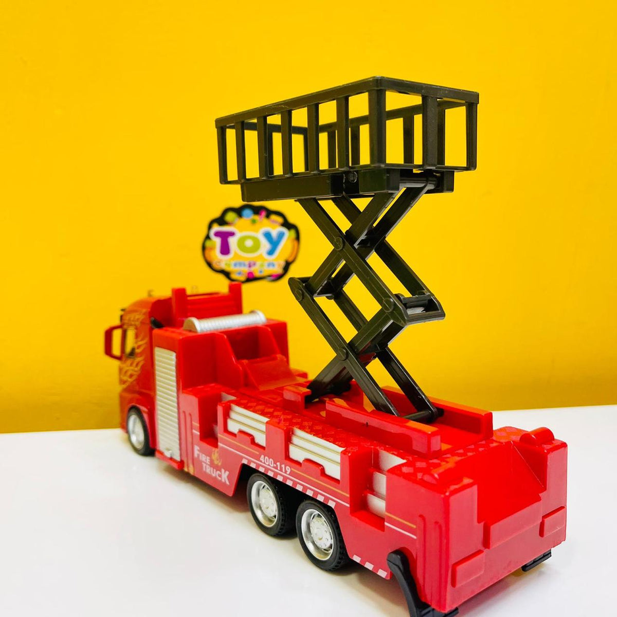 Metal Cabin 6 Wheels Fire Container Truck-Assortment