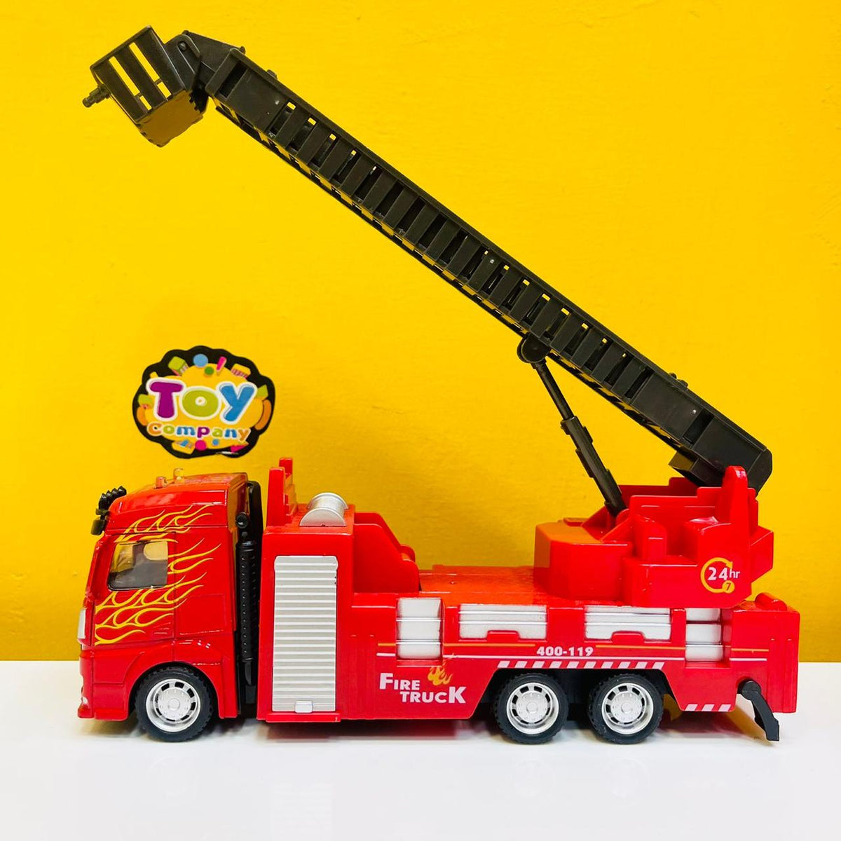 Metal Cabin 6 Wheels Fire Container Truck-Assortment