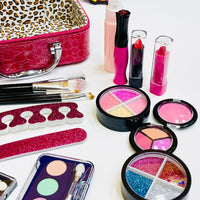 Realistic The Pretty Girl Makeup Box