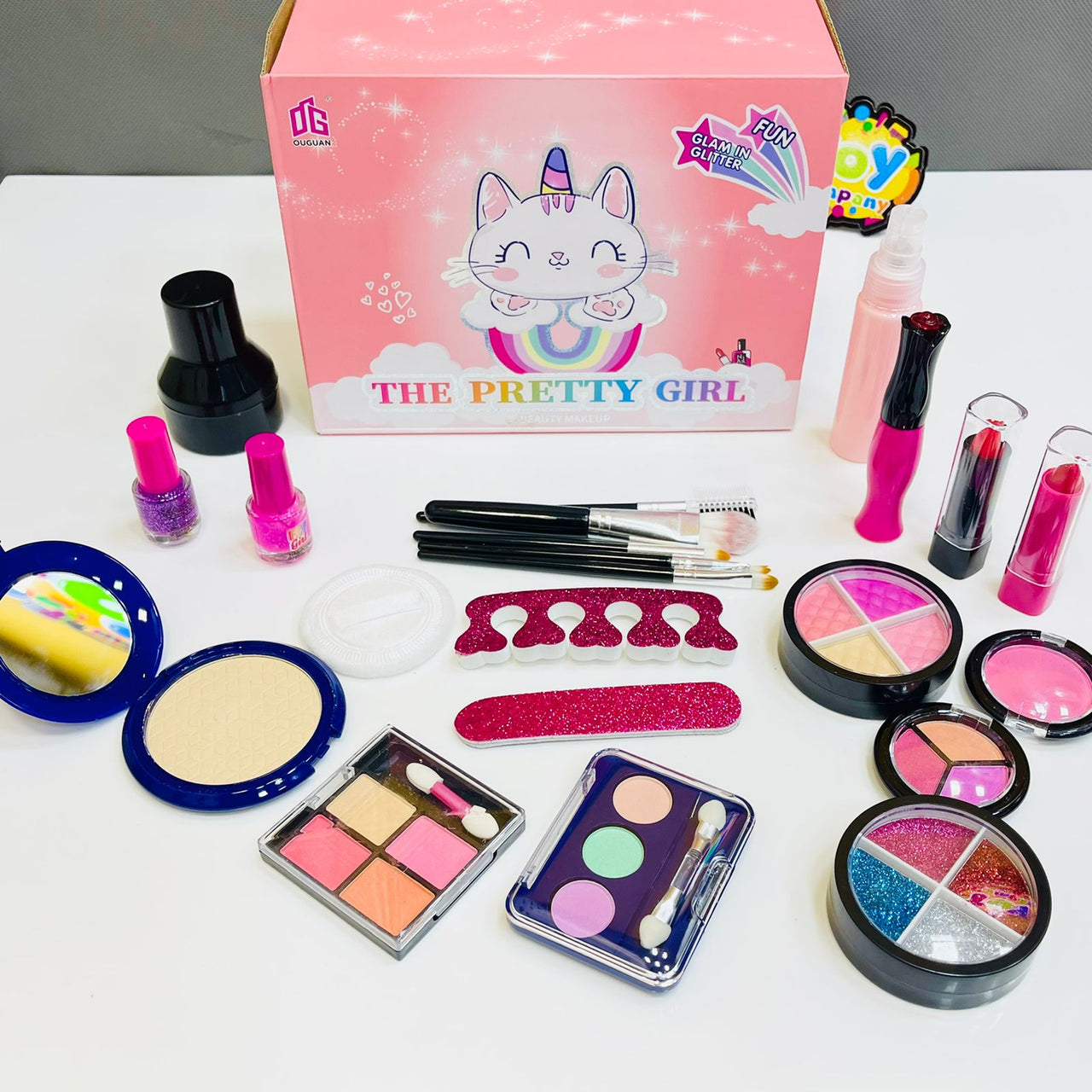 Realistic The Pretty Girl Makeup Box