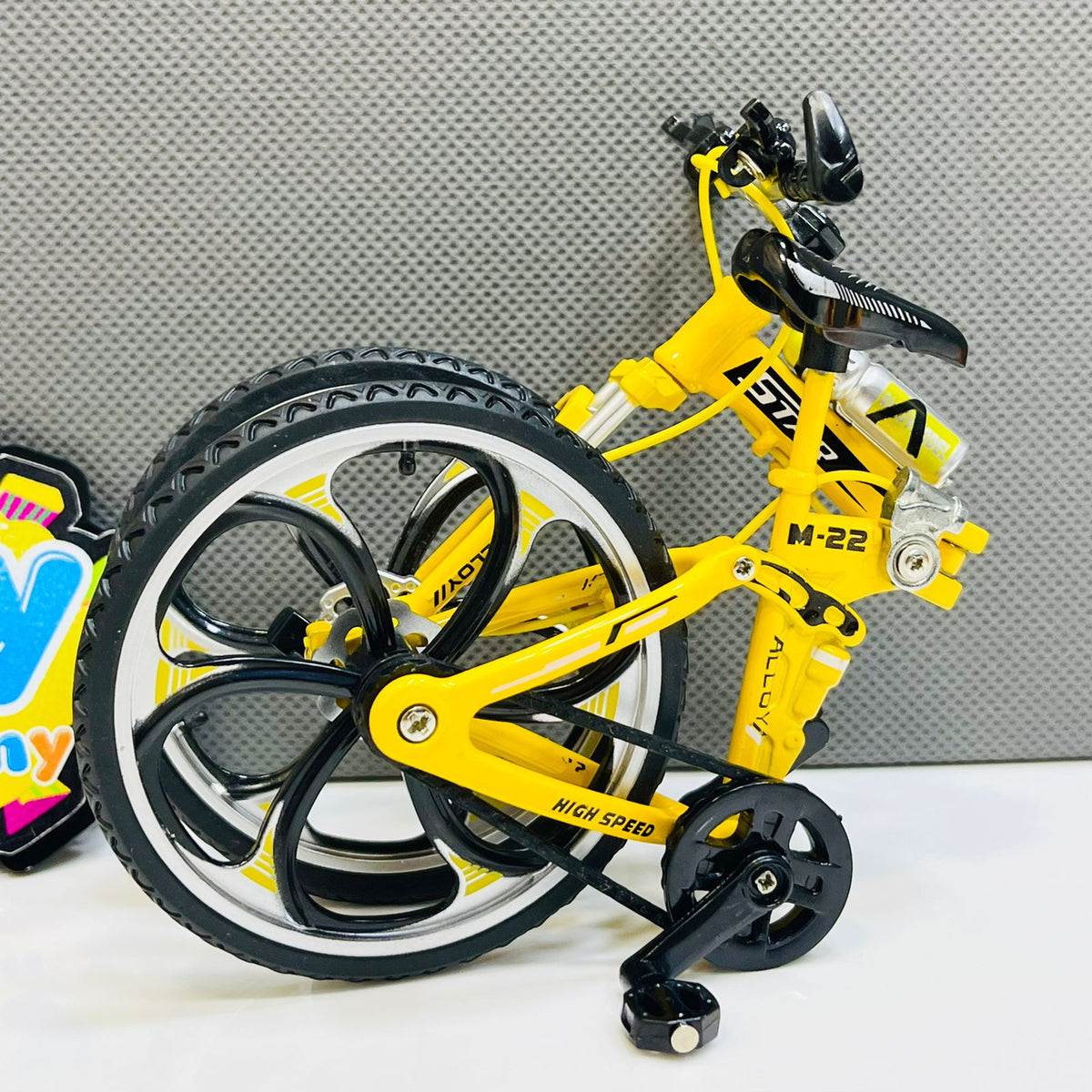 1:8 Scale Alloy M-22 Fold-able Bicycle