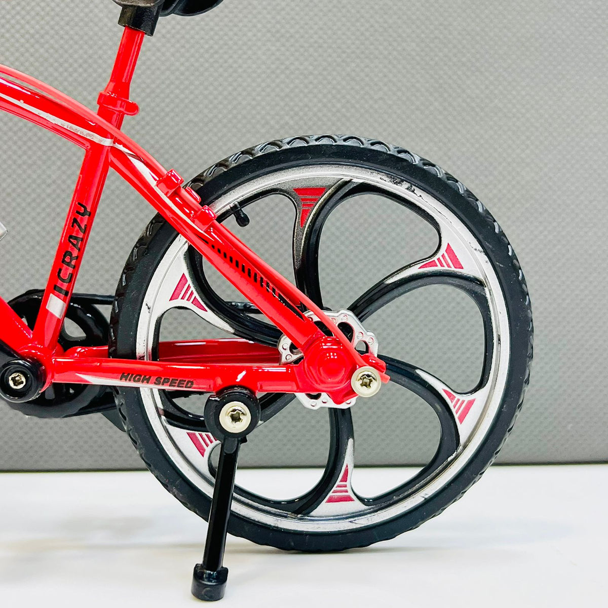 1:8 Scale Alloy Moveable Bicycle