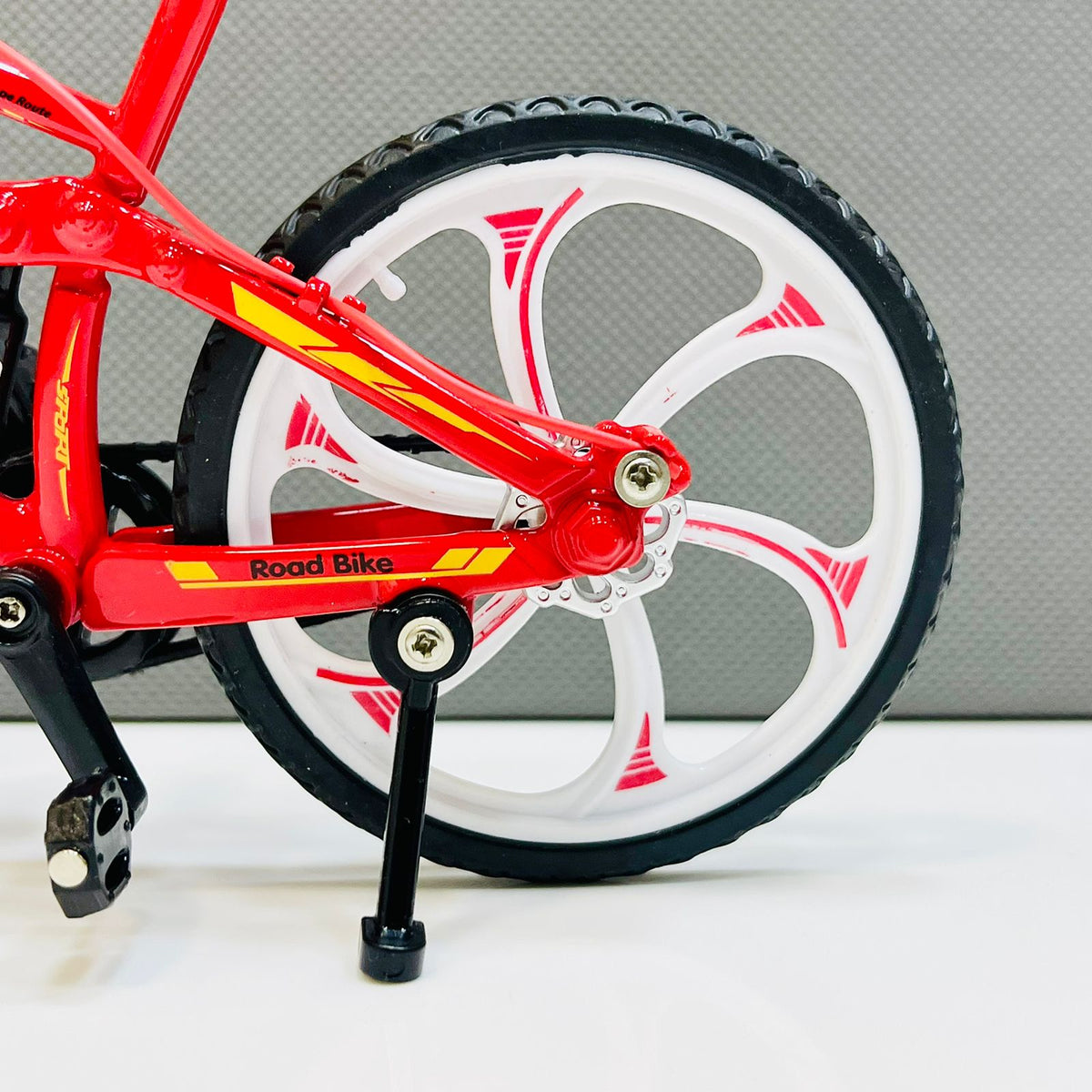 1:8 Scale Alloy Sports Bicycle