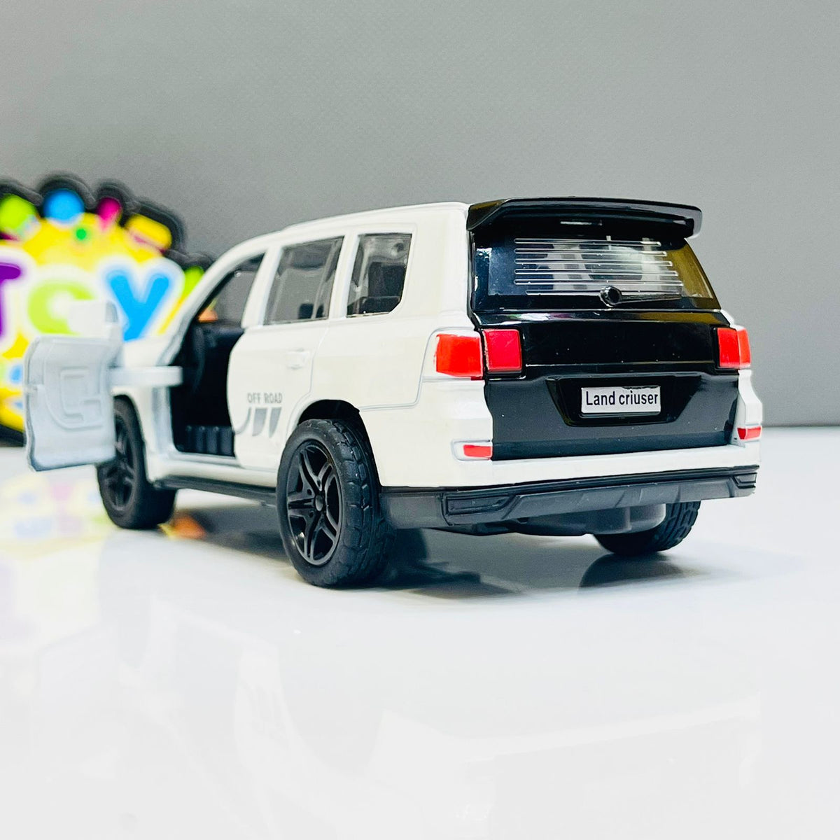 Diecast Miniature Land Cruiser Off Road Vehicle
