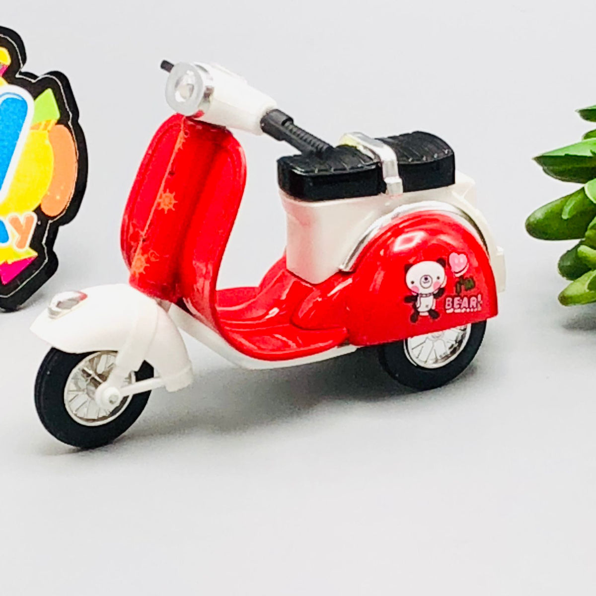 1:18 Diecast Pullback Vespa Model