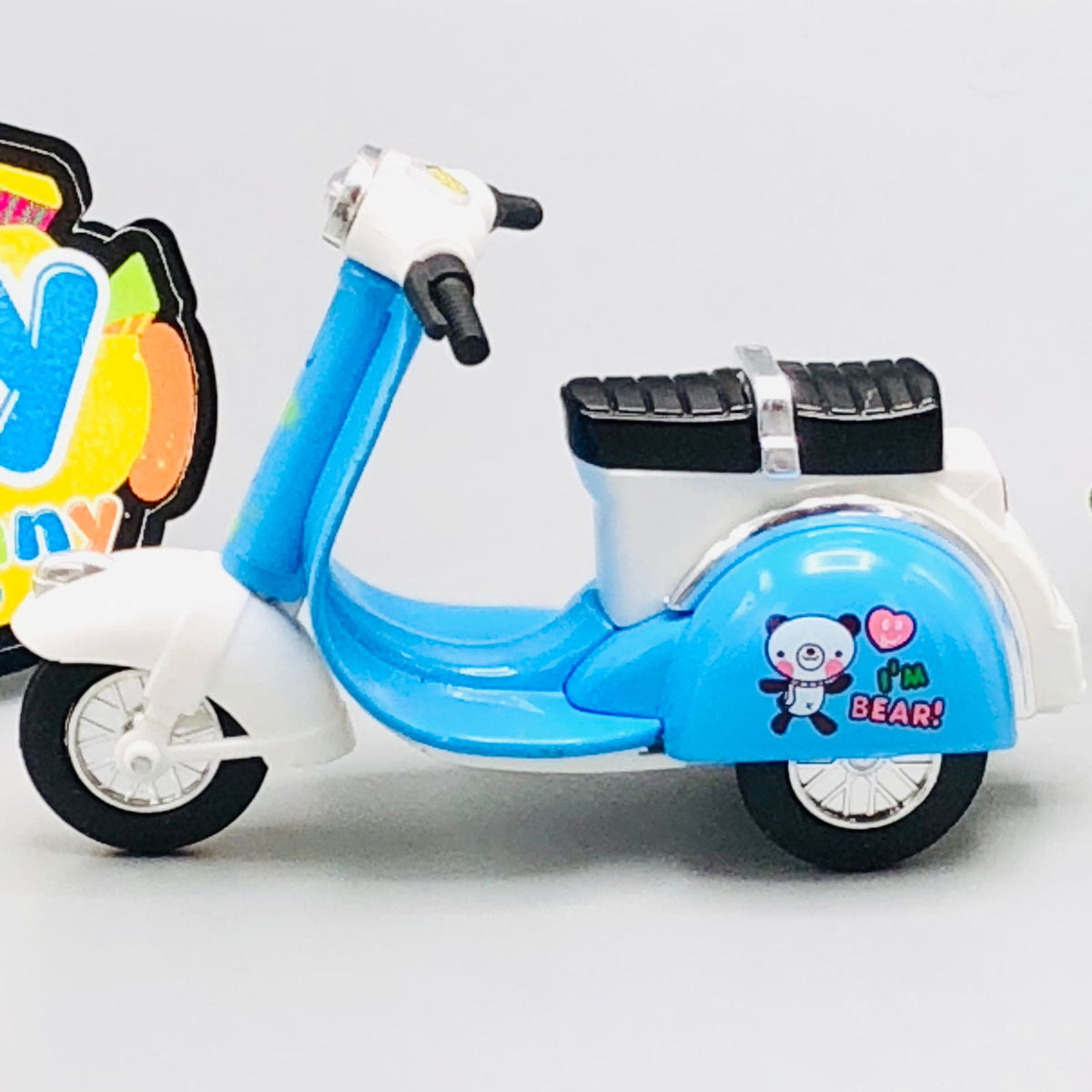 1:18 Diecast Pullback Vespa Model