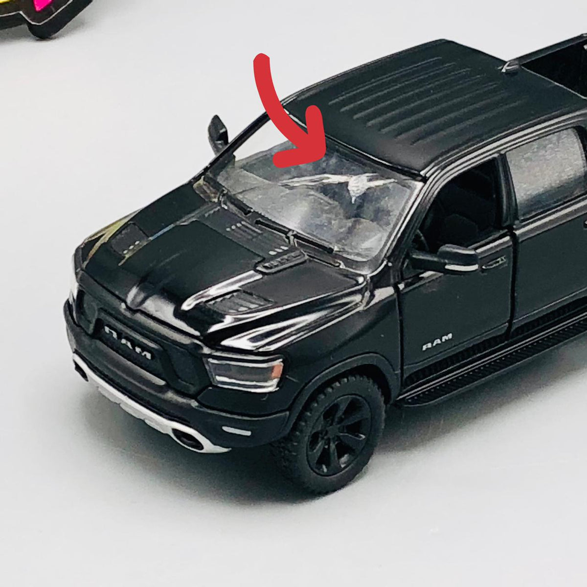 Kinsmart 2019 Dodge RAM 1500-Minor Fault