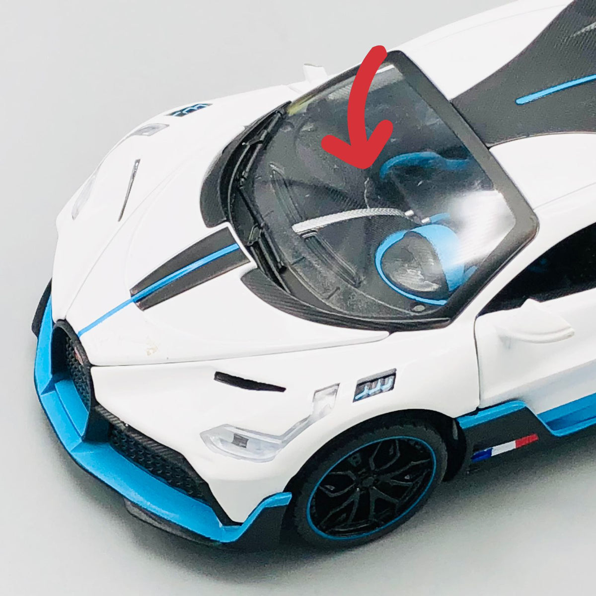 Diecast Metal 1:24 Bugatti Divo-Minor Fault