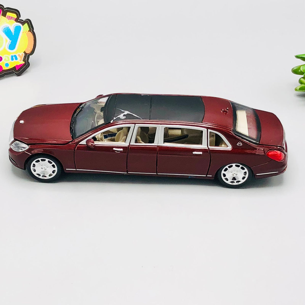 Diecast Metal Mercedes-Benz Maybach - Minor Fault