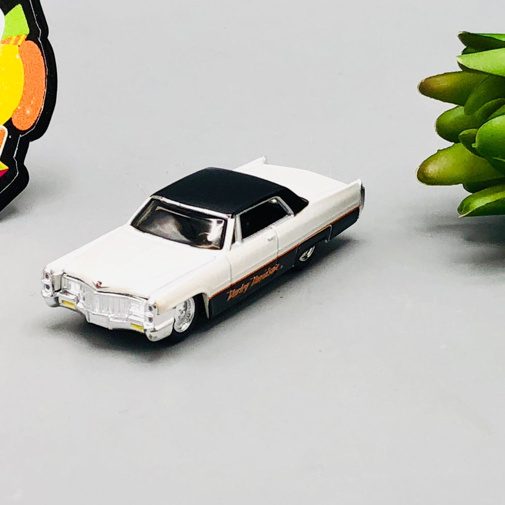 Maisto 1:64 Diecast 1965 Cadillac Coupe Deville