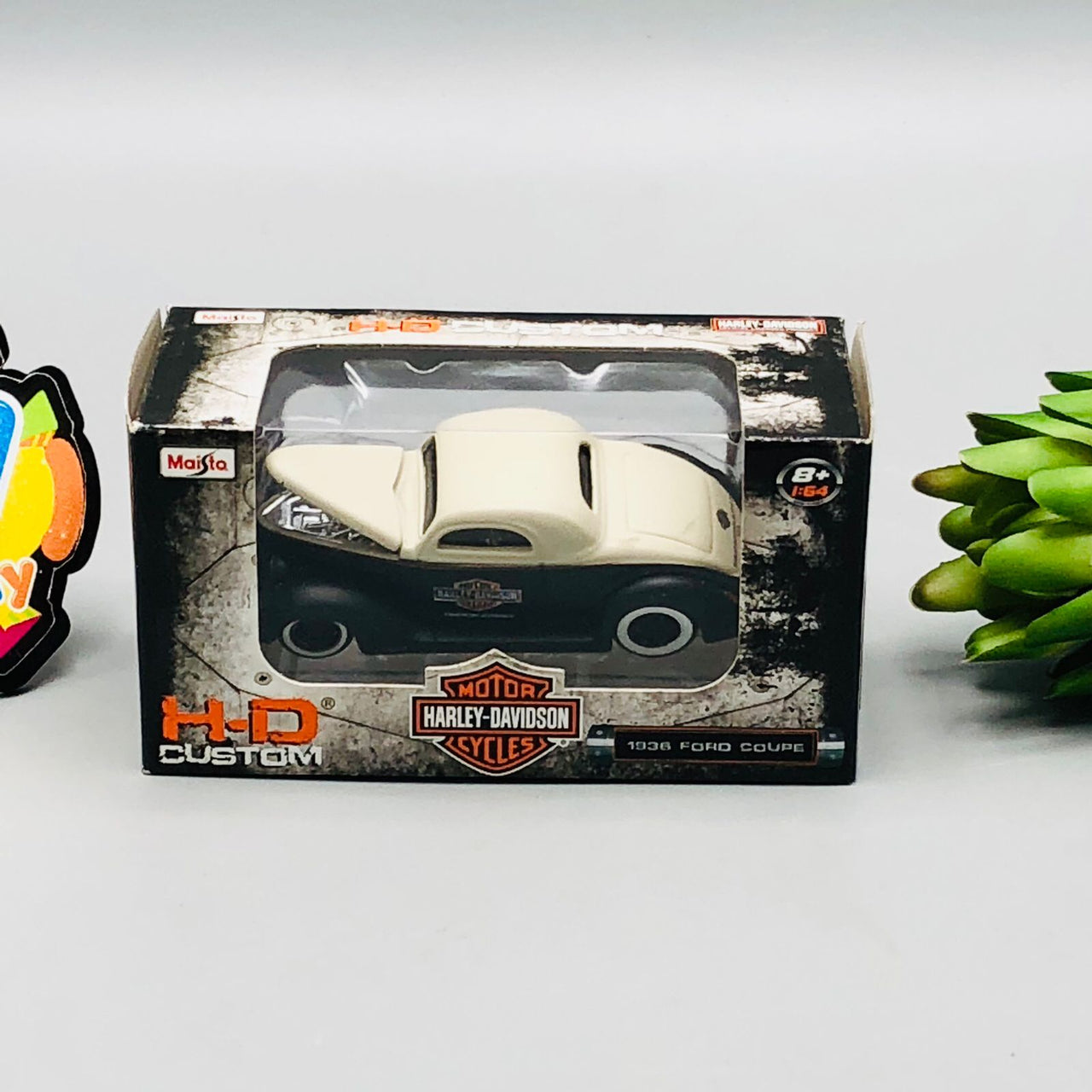 Maisto 1:64 Diecast Harley-Davidson 1936 Ford