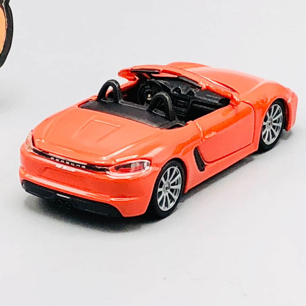 Maisto 1:43 Diecast Porsche 718 Boxster