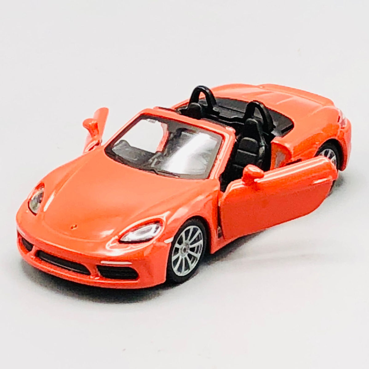 Maisto 1:43 Diecast Porsche 718 Boxster