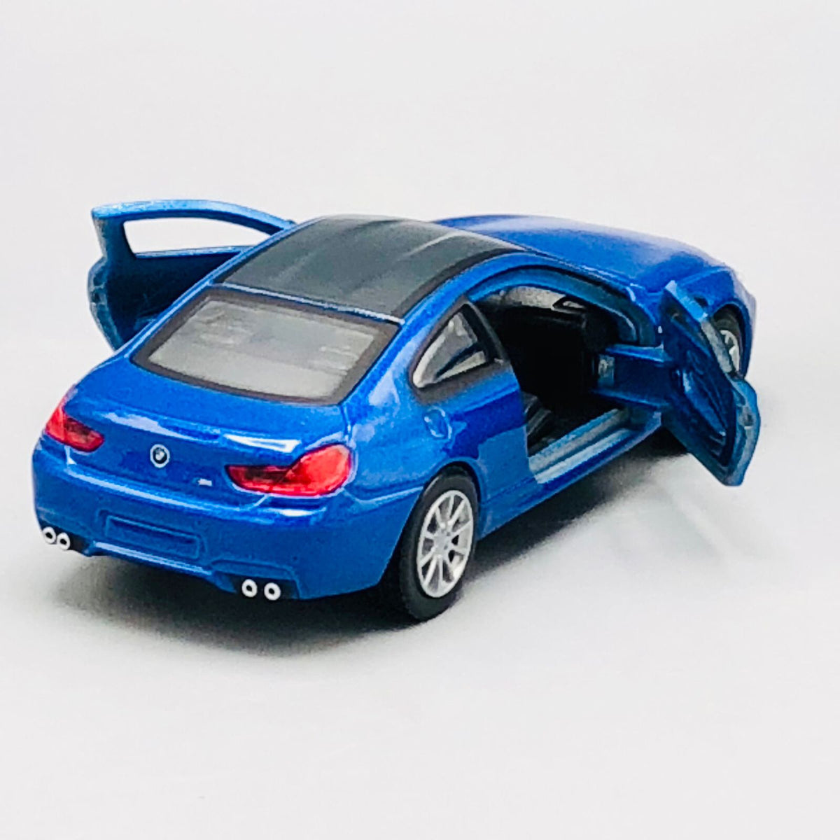 Maisto 1:42 Diecast BMW M6