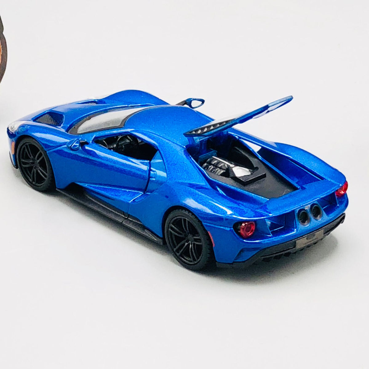 Bburago 1:32 Diecast 2017 Ford GT
