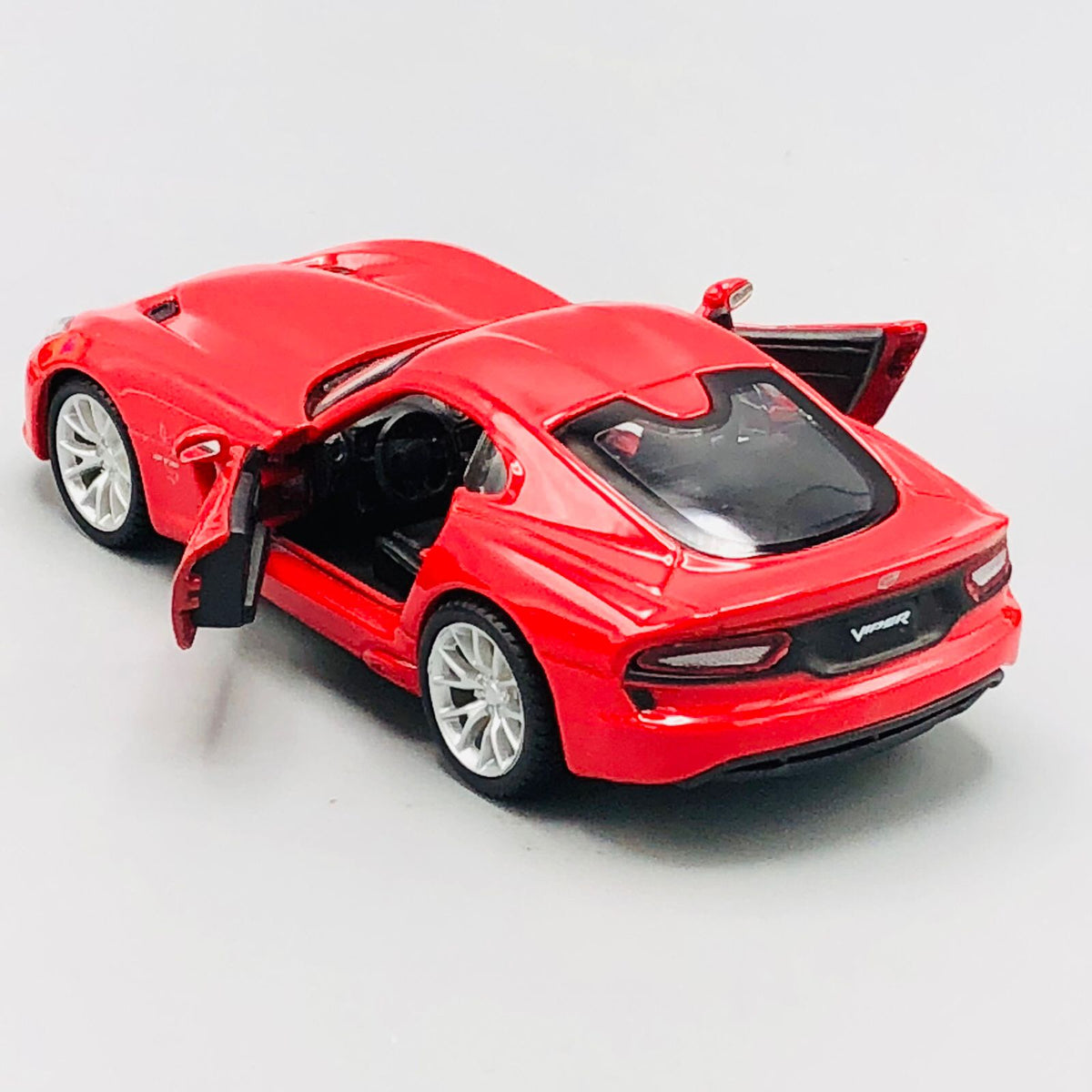Bburago 1:32 Diecast 2013 Dodge SRT Viper GTS