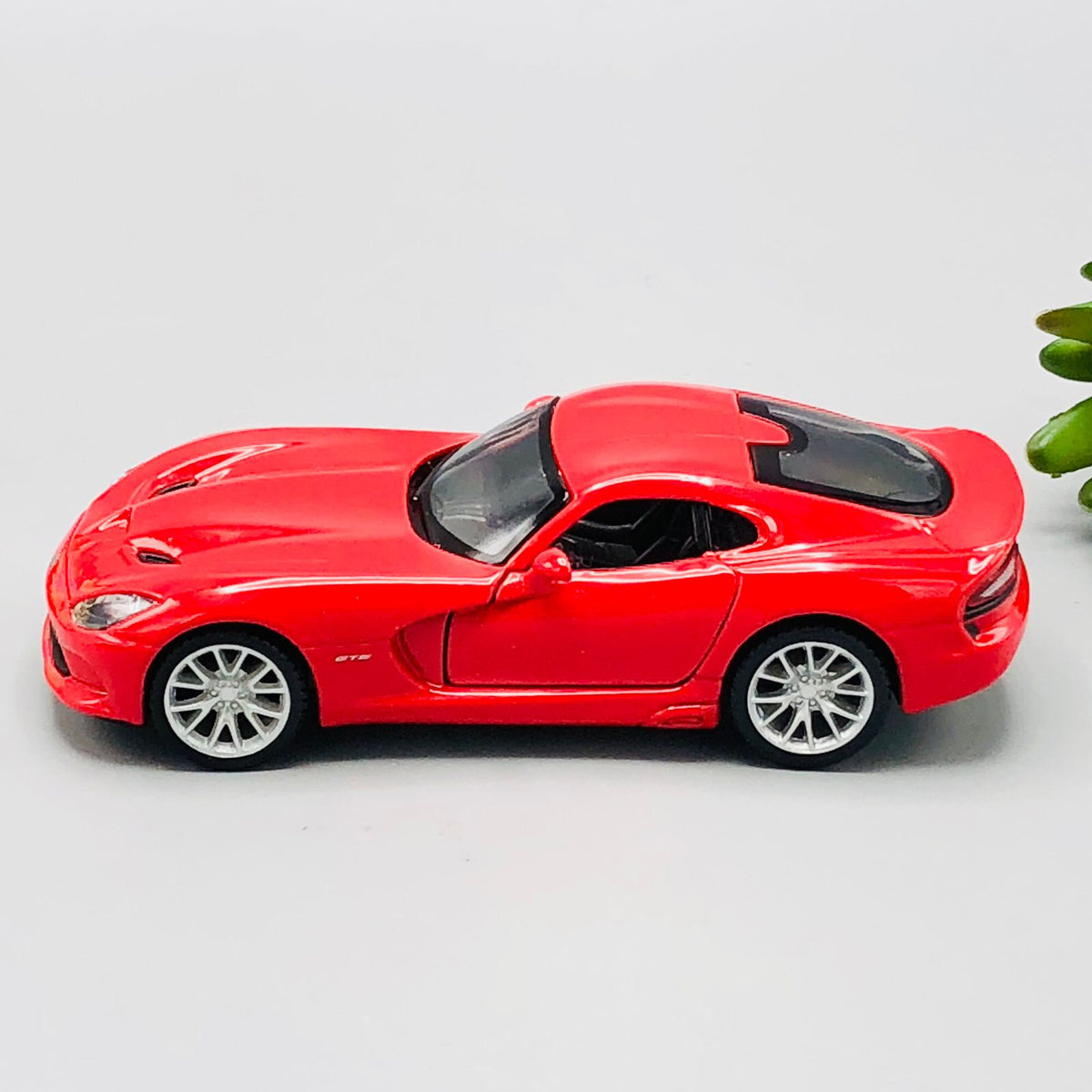 Bburago 1:32 Diecast 2013 Dodge SRT Viper GTS