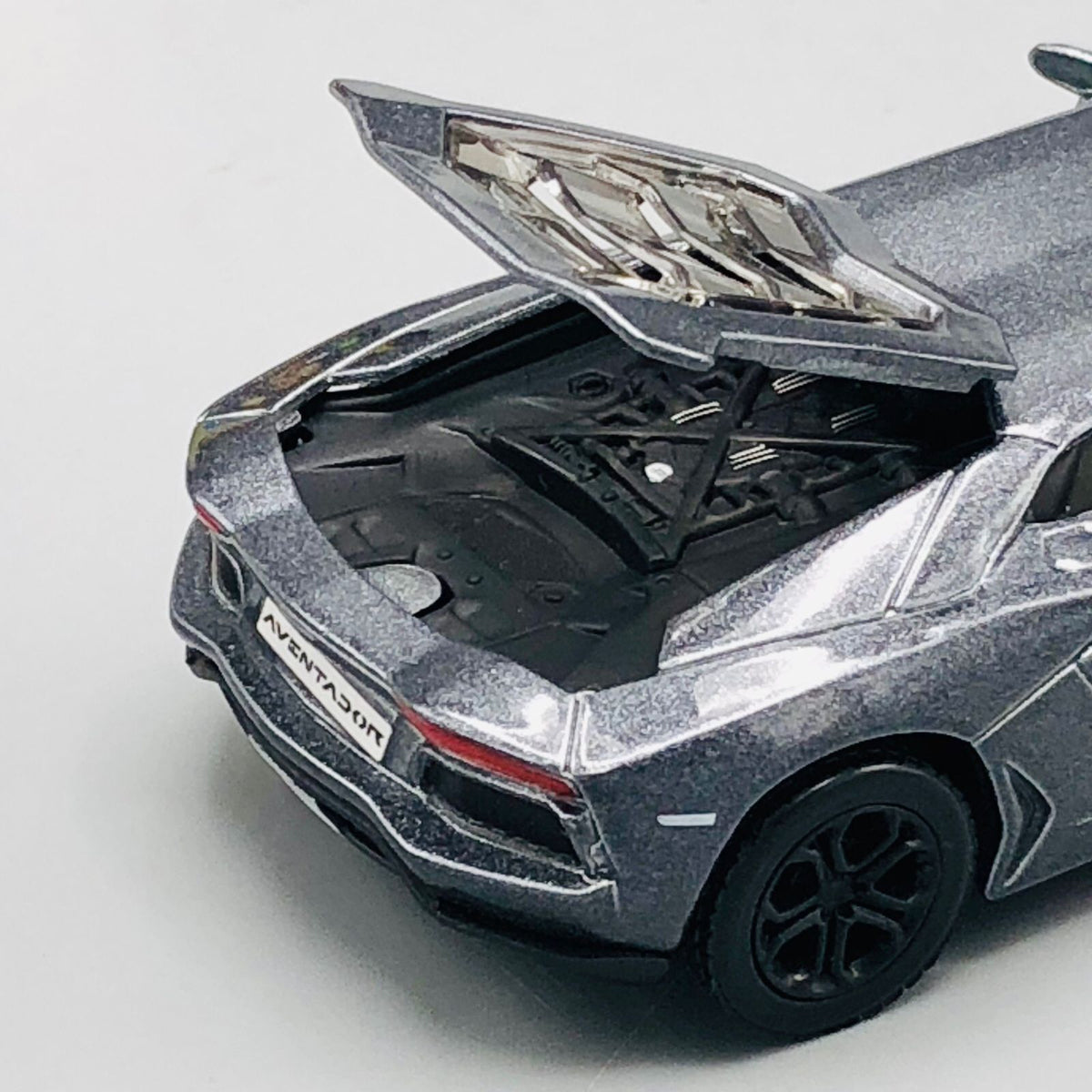 Maisto 1:43 Diecast Lamborghini Reventon Collection