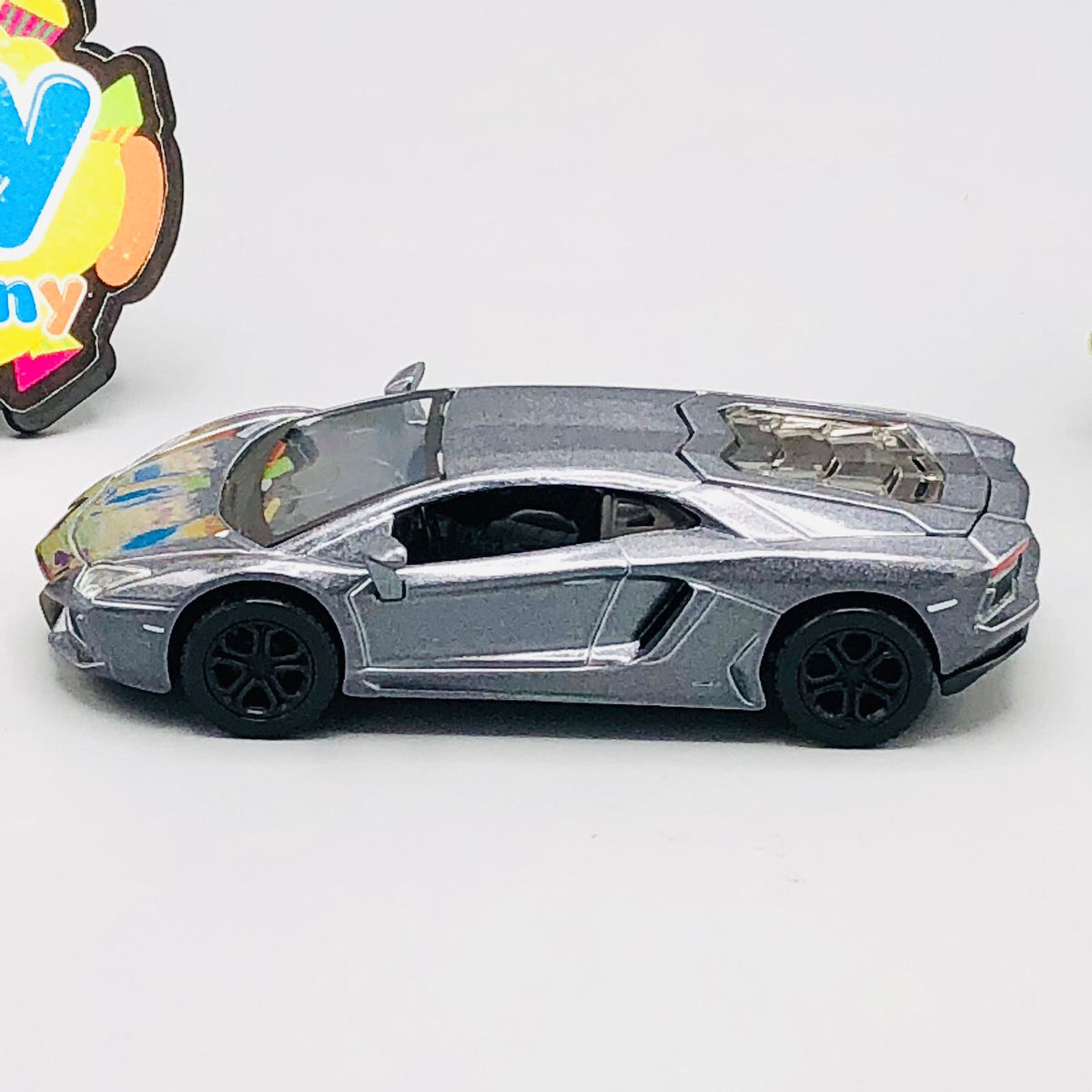 Maisto 1:43 Diecast Lamborghini Reventon Collection